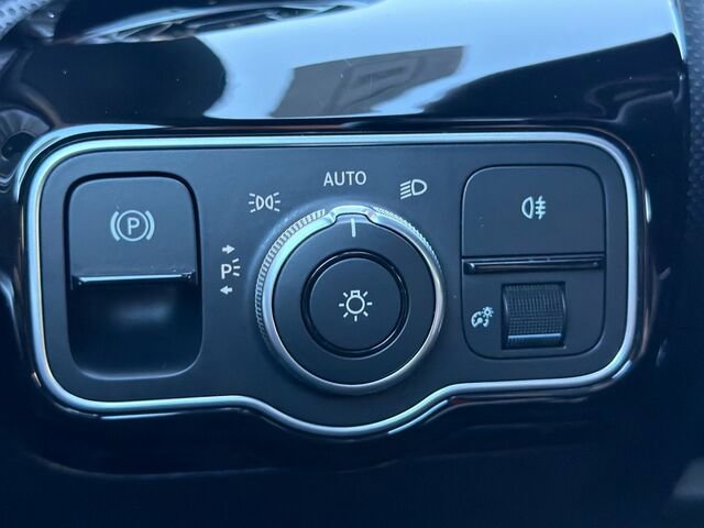 Certified 2025 Mercedes-Benz CLA 250 image 32