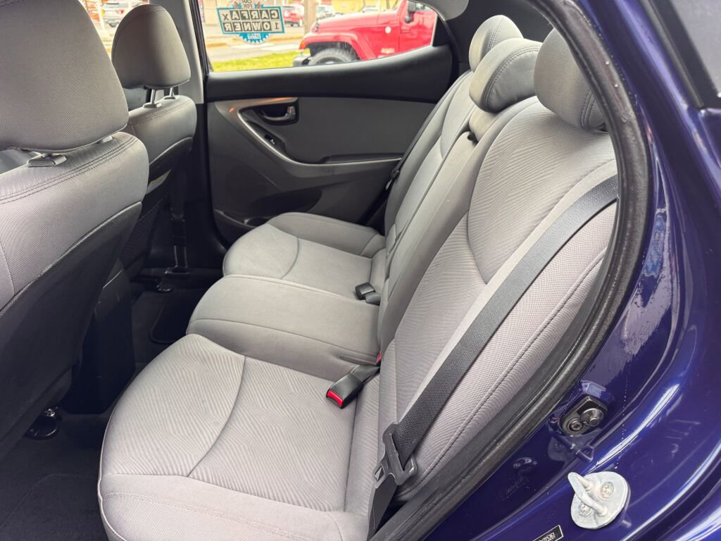 Used 2013 Hyundai Elantra GLS image 9
