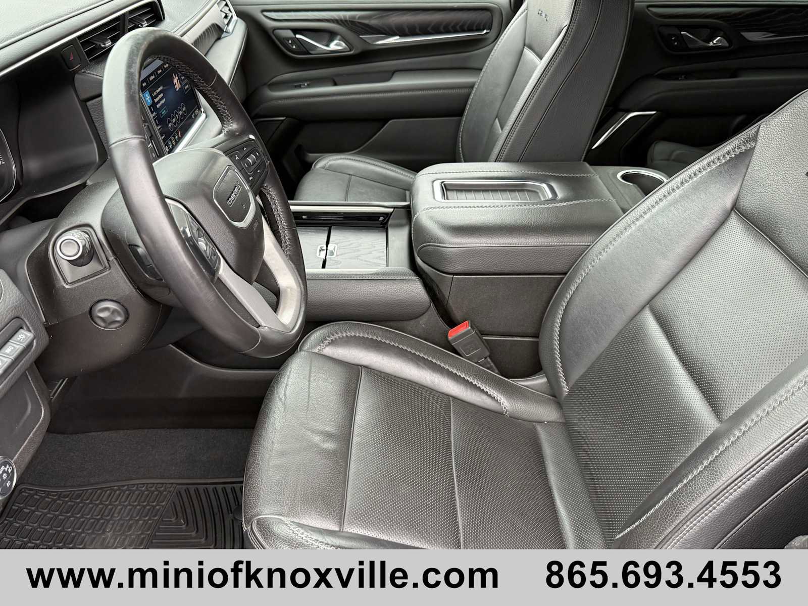Used 2021 GMC Yukon XL Denali w/ Denali Premium Package image 10