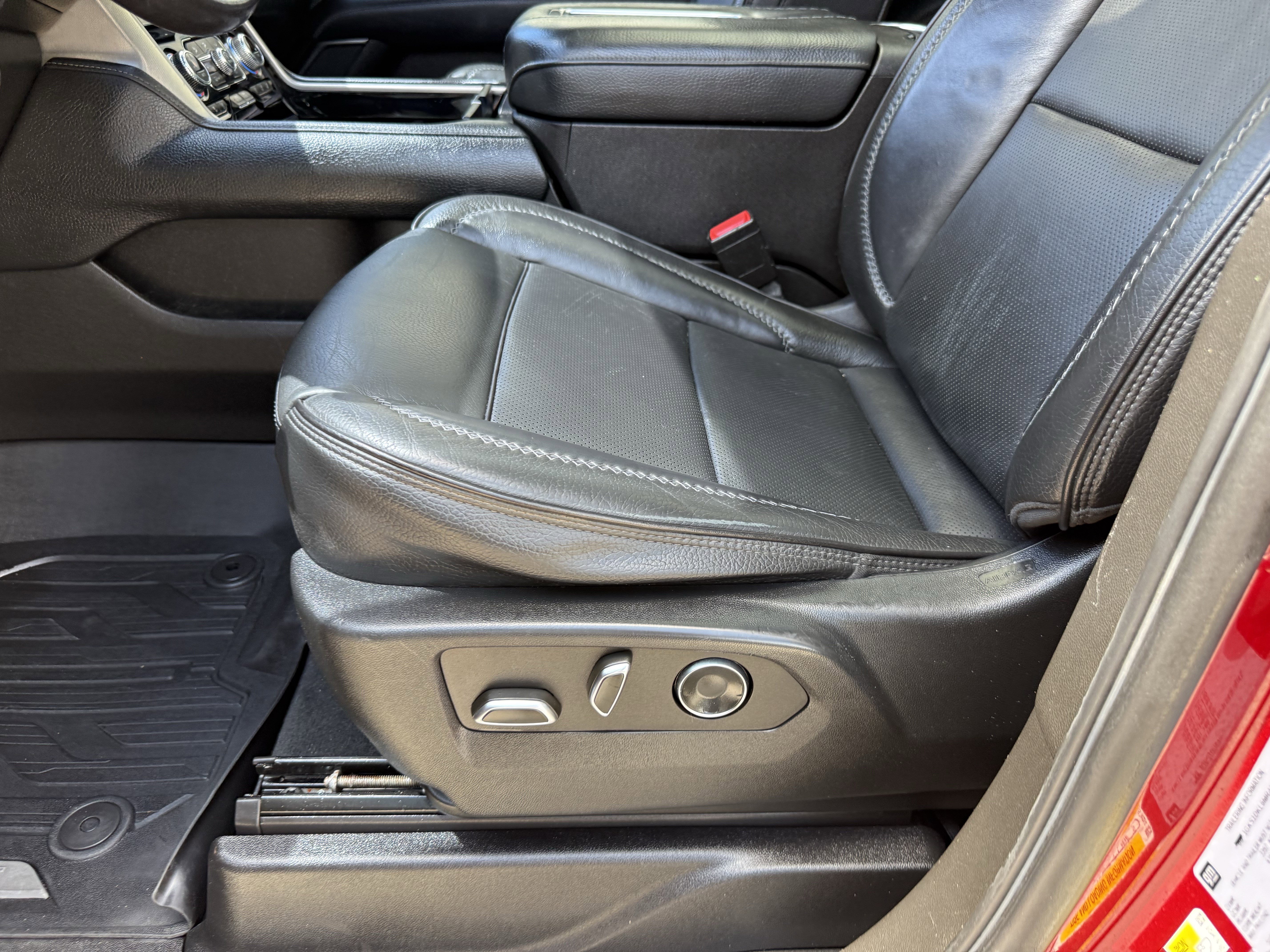 Used 2021 GMC Yukon Denali image 28