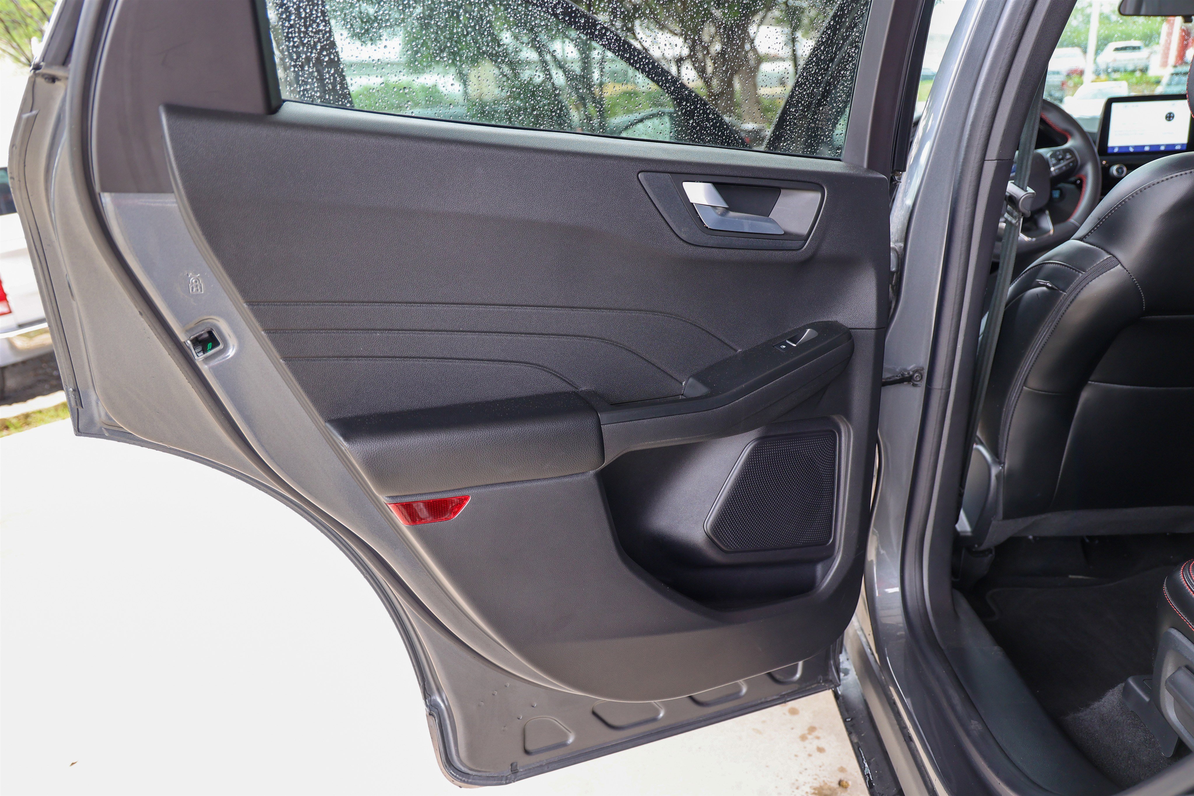 Used 2024 Ford Escape ST-Line image 35
