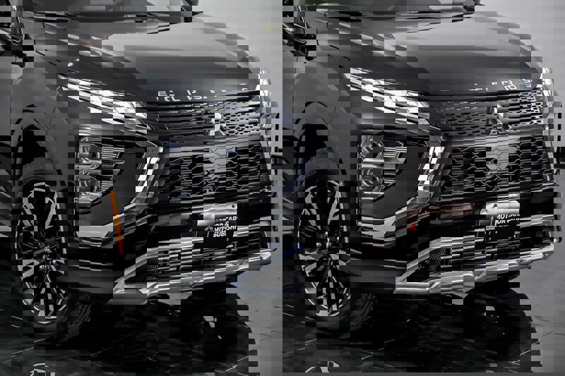 New 2025 Mitsubishi Eclipse Cross SE image 2