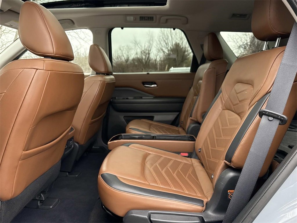 Certified 2022 Nissan Pathfinder Platinum w/ Cargo Package image 13