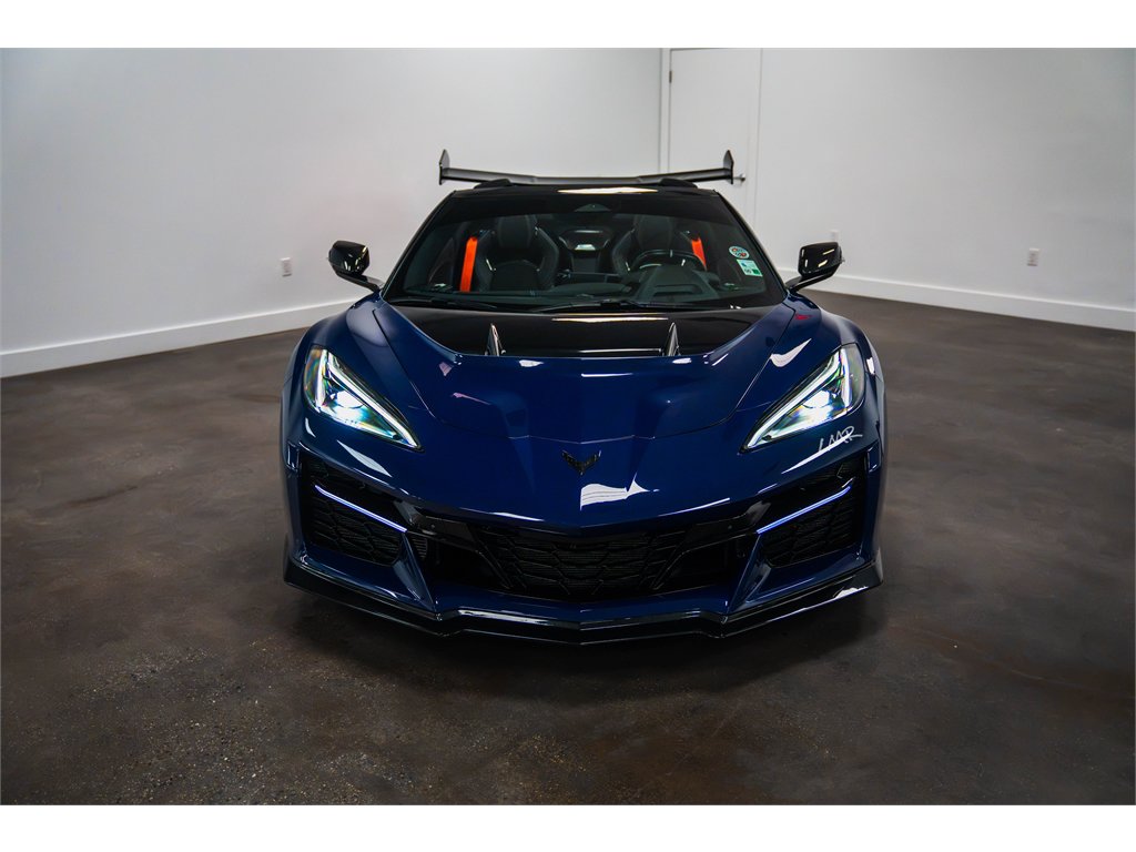 Used 2025 Chevrolet Corvette E-Ray w/ Stealth Interior Trim Package AWD/4WD image 20
