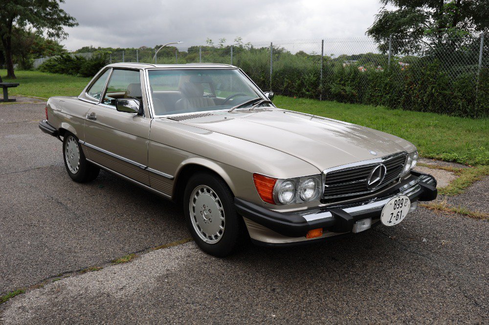Used 1989 Mercedes-Benz 560 SL image 2