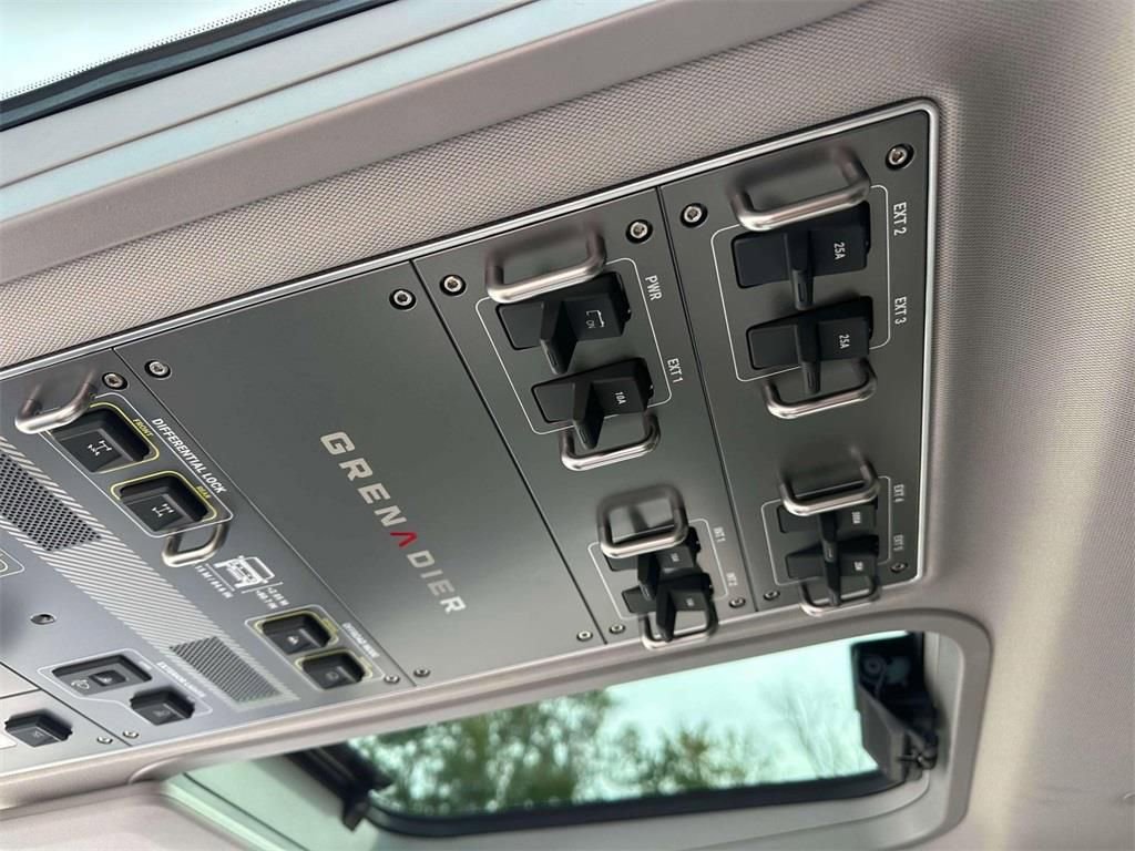 Used 2025 INEOS Grenadier Fieldmaster Edition image 33