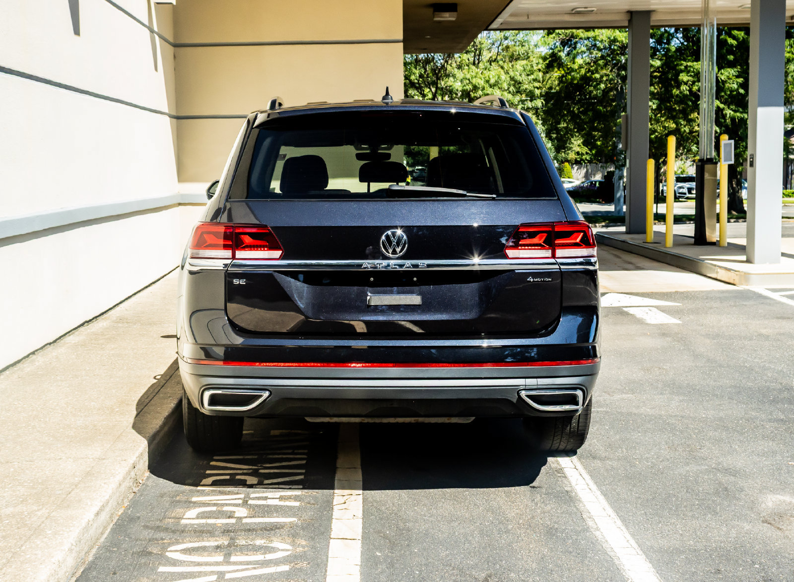 Used 2023 Volkswagen Atlas SE AWD/4WD image 6