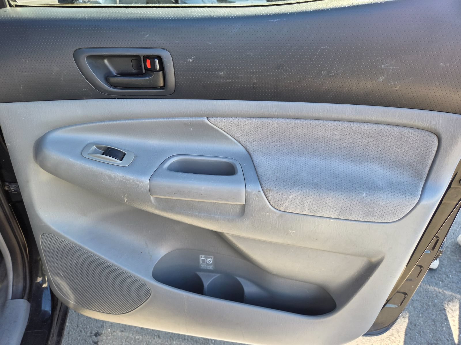 Used 2005 Toyota Tacoma PreRunner RWD image 11