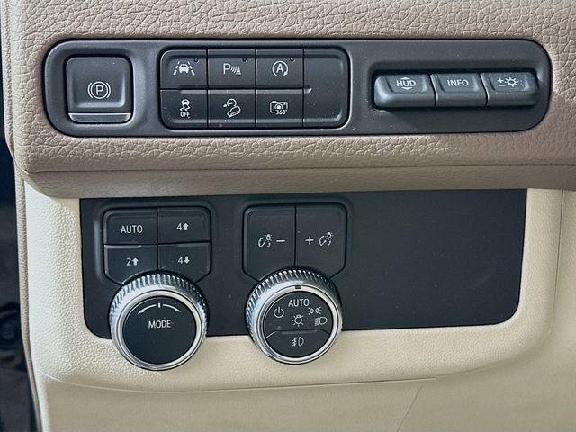 Used 2023 GMC Yukon XL Denali AWD/4WD image 11