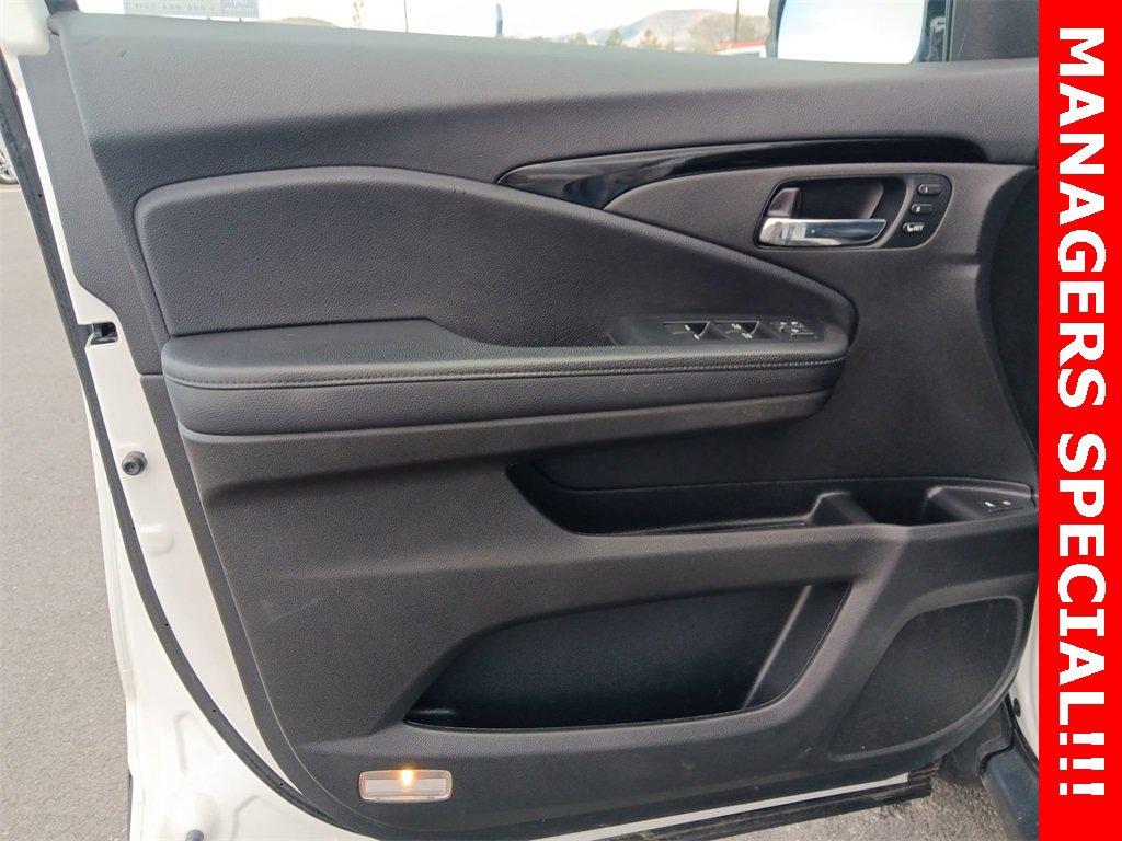 Used 2022 Honda Pilot Elite image 12
