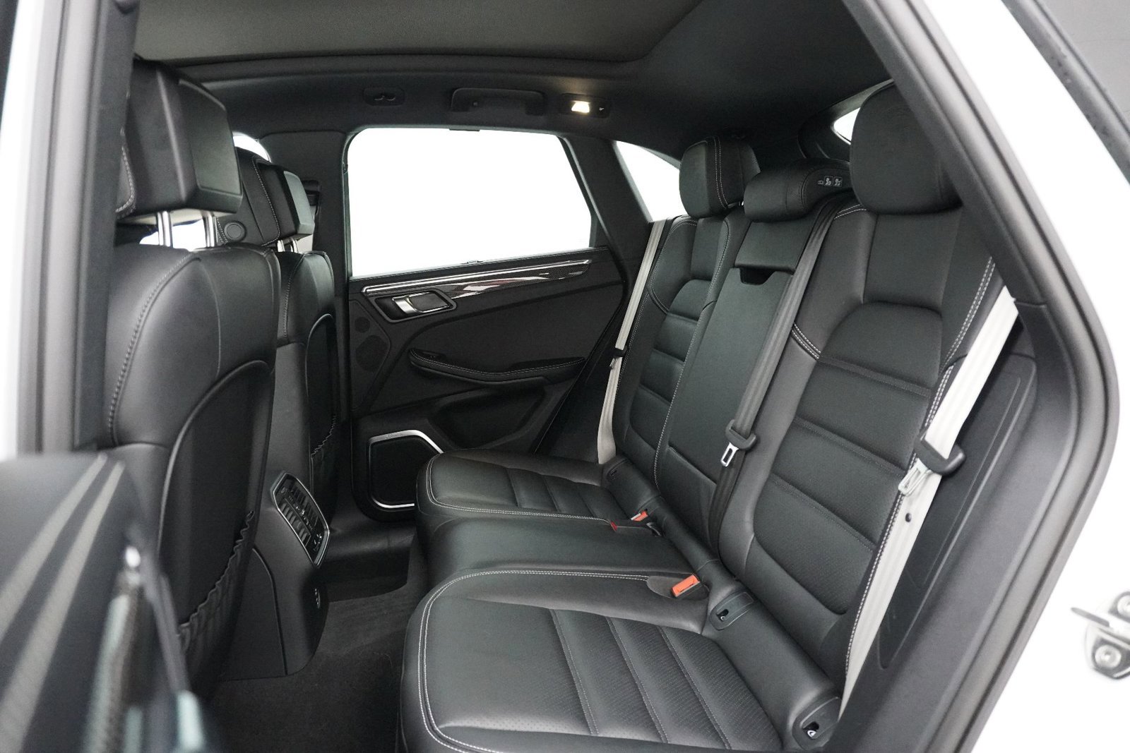 Used 2026 Porsche Macan GTS image 17