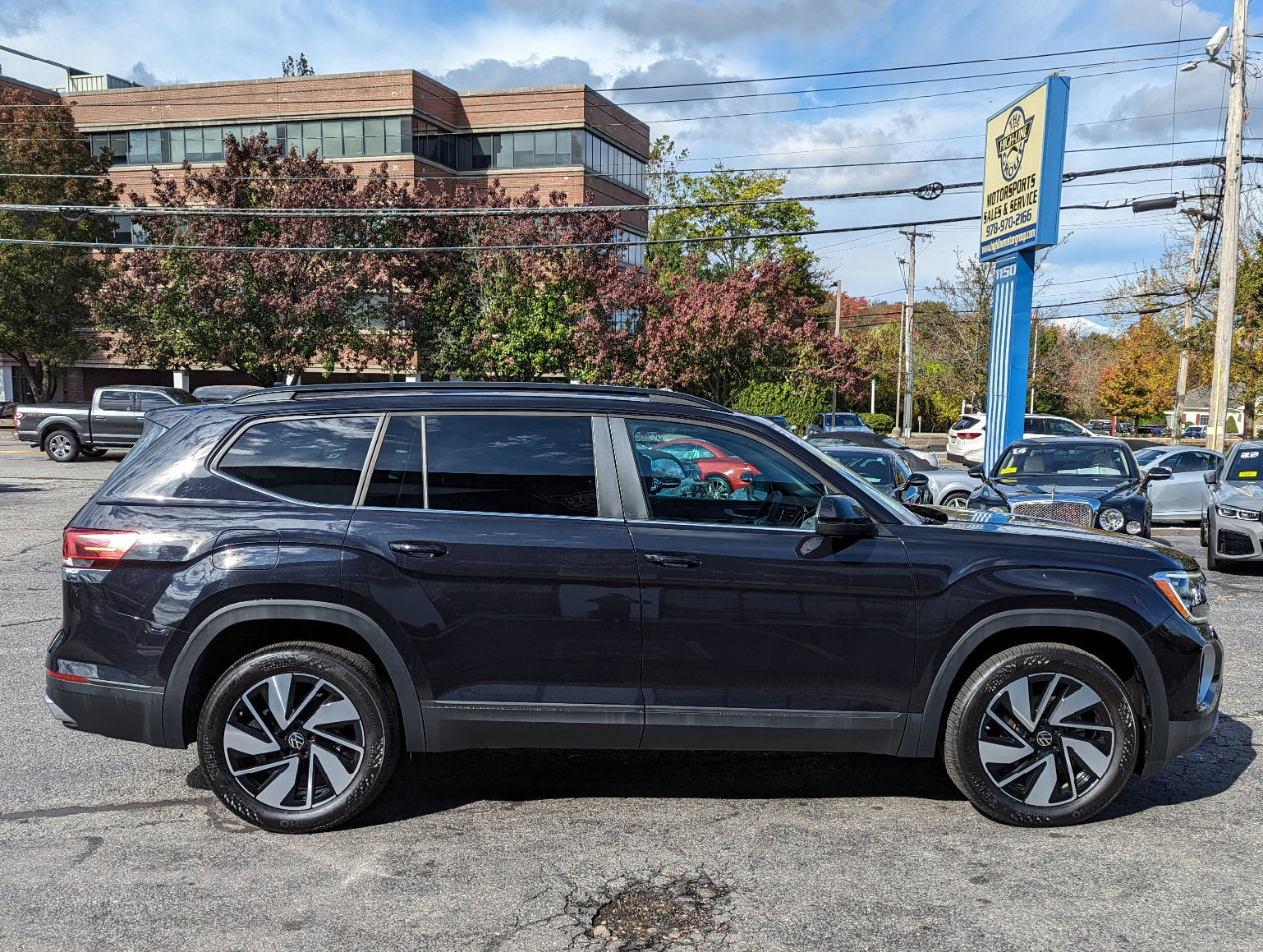 Used 2024 Volkswagen Atlas SE image 6
