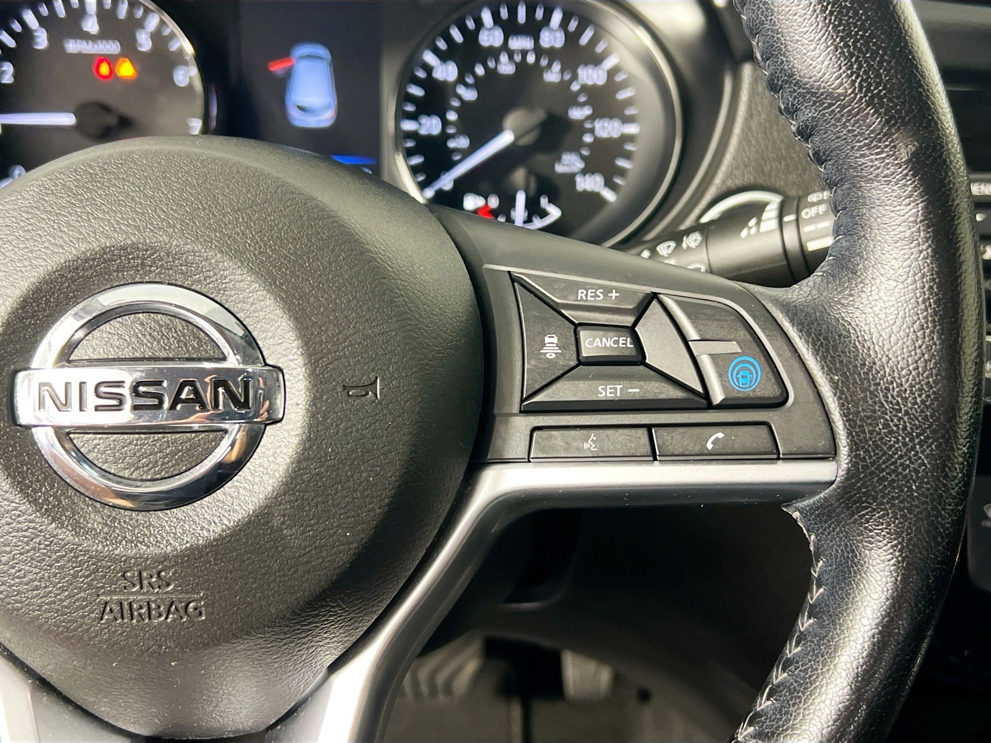 Used 2022 Nissan Rogue Sport SV w/ Technology Package image 19