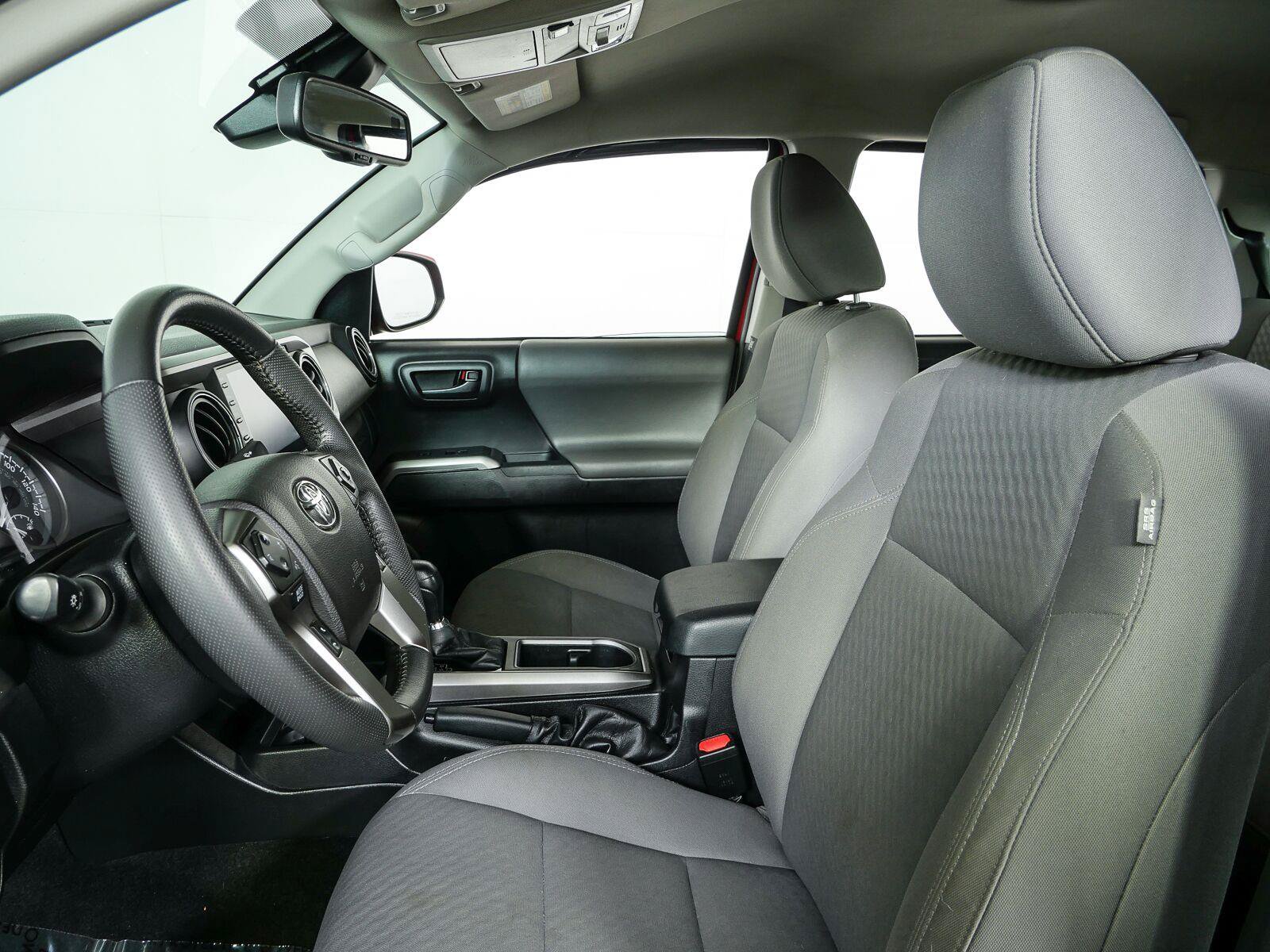 Used 2021 Toyota Tacoma SR5 RWD image 5