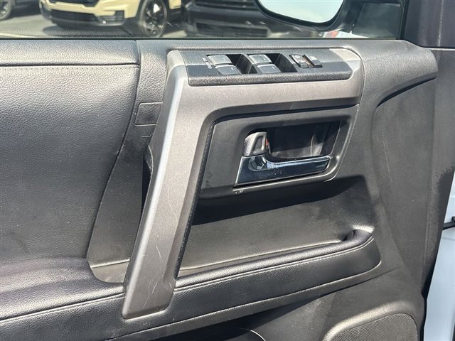 Used 2020 Toyota 4Runner SR5 Premium w/ Moonroof Package AWD/4WD image 24