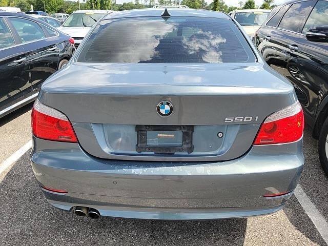 Used 2010 BMW 528i xDrive Sedan AWD/4WD image 7