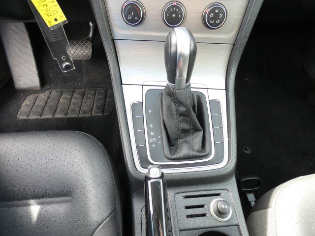 Used 2015 Volkswagen Golf TDI SE w/ Lighting Package image 26