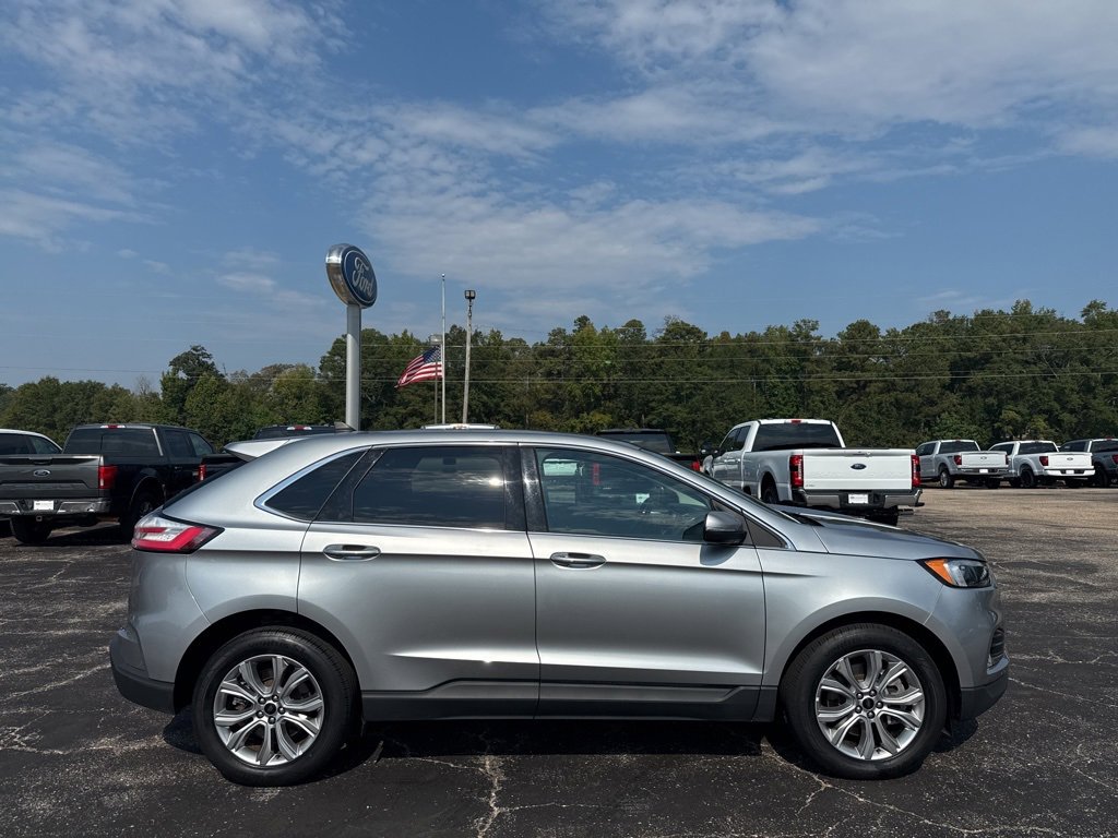 Used 2024 Ford Edge Titanium image 17