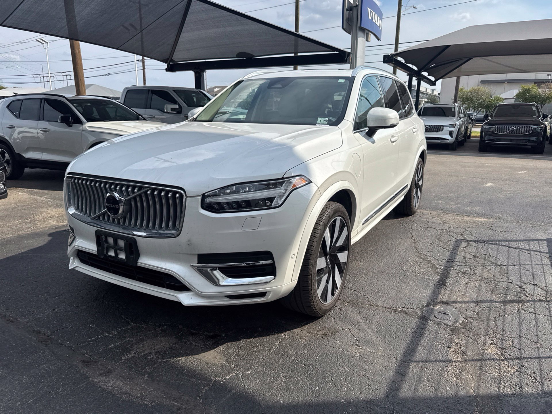 Certified 2024 Volvo XC90 T8 Plus w/ Protection Package Premier AWD/4WD image 1