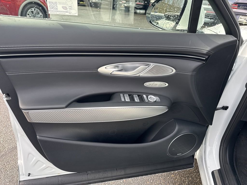 Used 2025 Genesis GV70 2.5T w/ Sport Prestige Package image 15