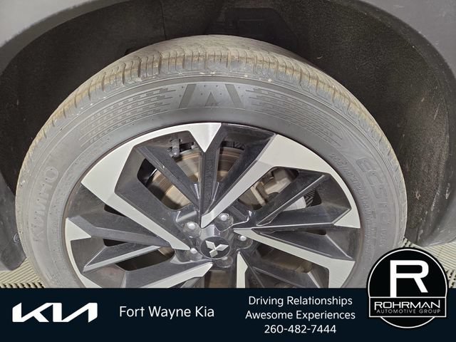 Used 2024 Mitsubishi Outlander SE AWD/4WD image 11