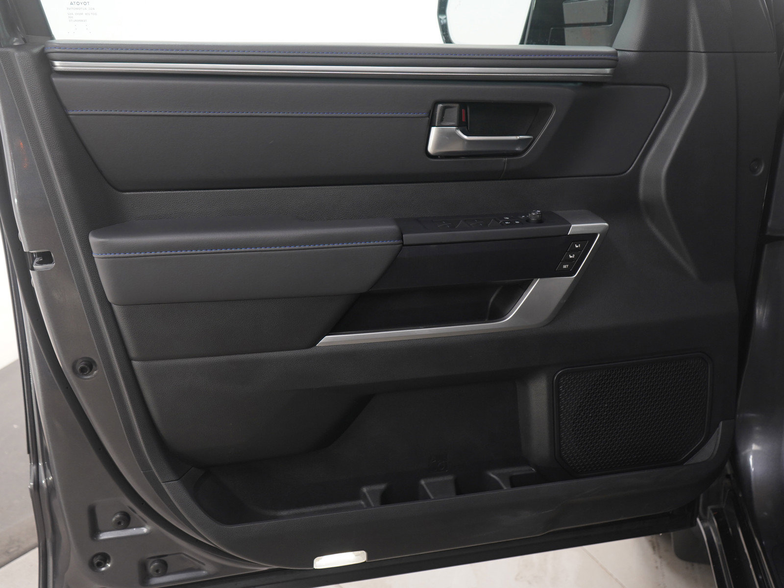 Used 2025 Toyota Sequoia 4WD image 25