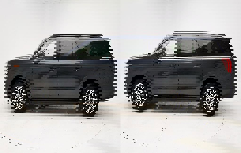 Used 2025 Ford Expedition Max Active image 5