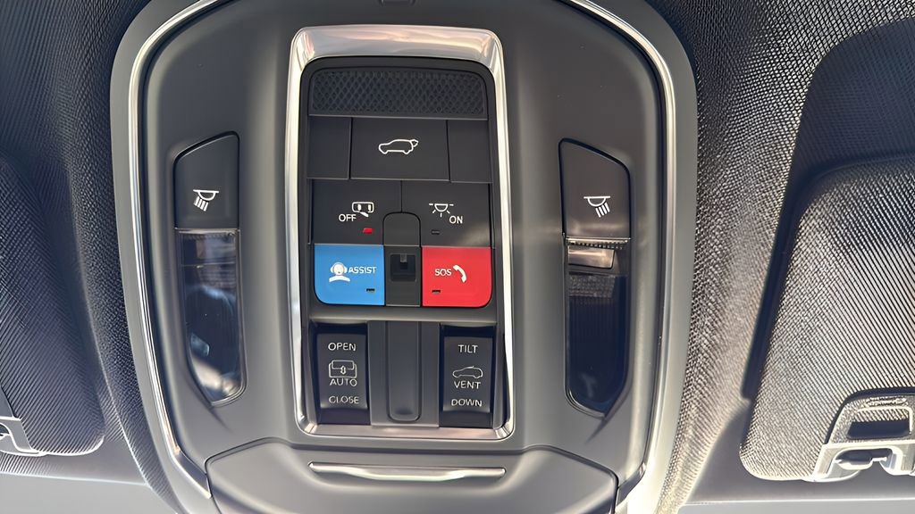 New 2026 Jeep Grand Cherokee Laredo image 11