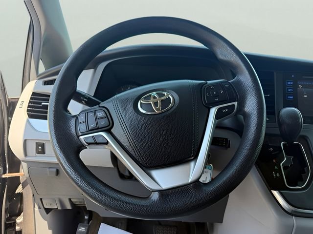 Used 2016 Toyota Sienna LE w/ Protection Package FWD image 14