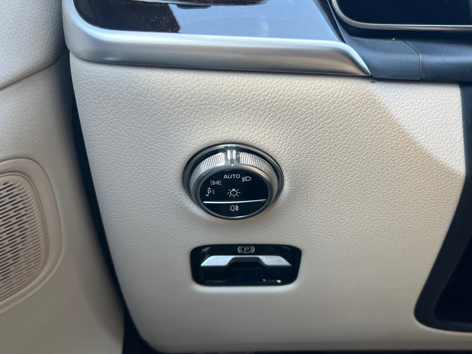 Certified 2023 Mercedes-Benz GLC 300 image 27