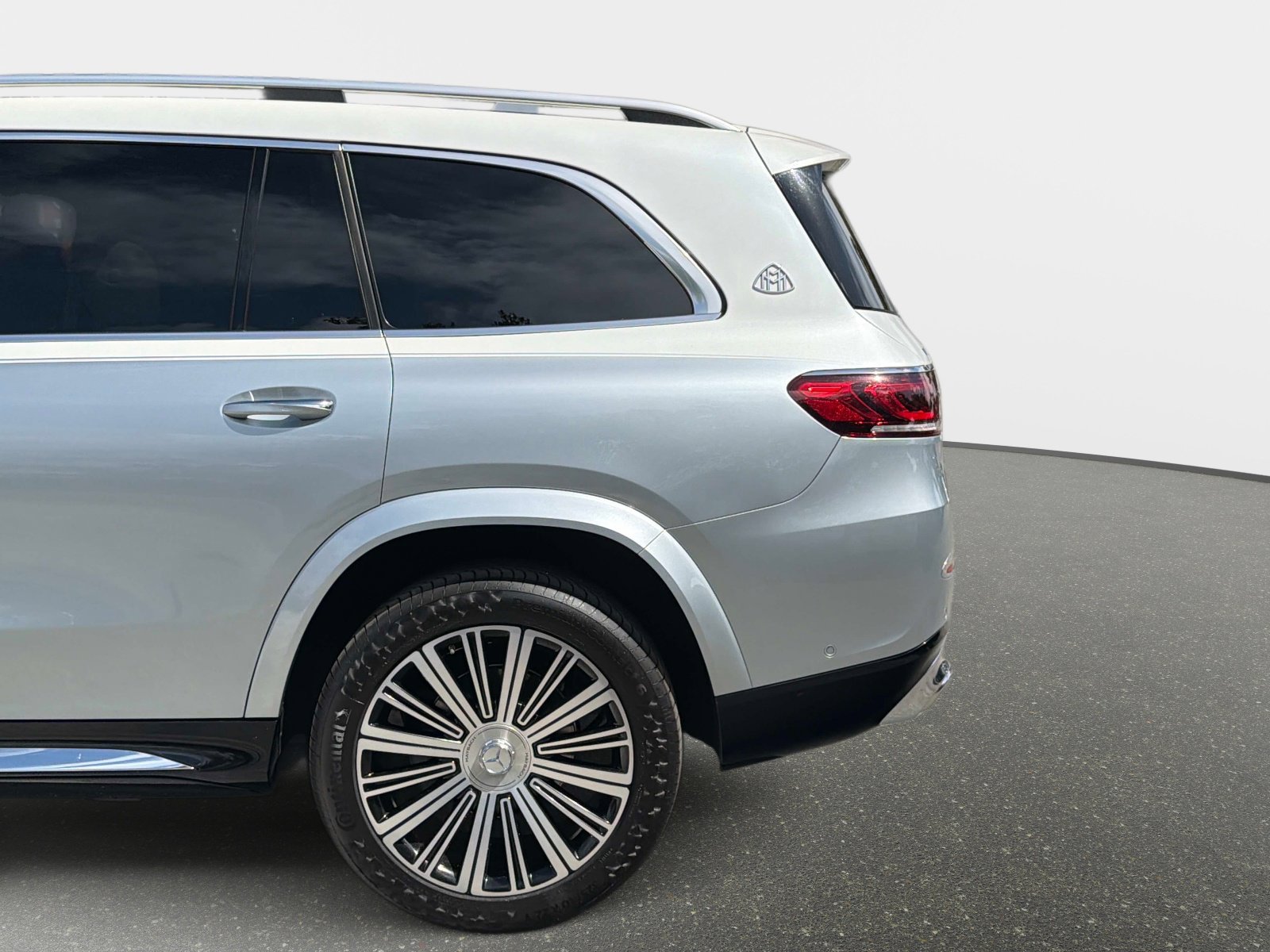 Used 2023 Mercedes-Benz Maybach GLS 600 4MATIC image 15