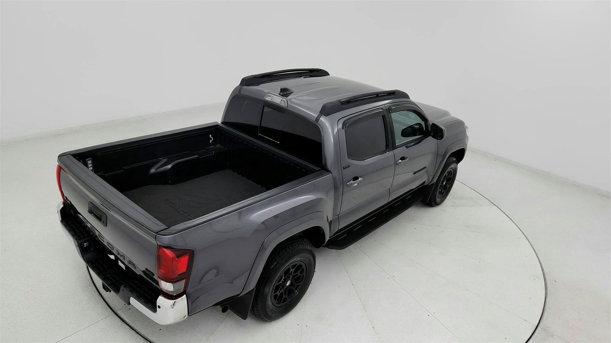 Used 2022 Toyota Tacoma SR5 AWD/4WD image 17