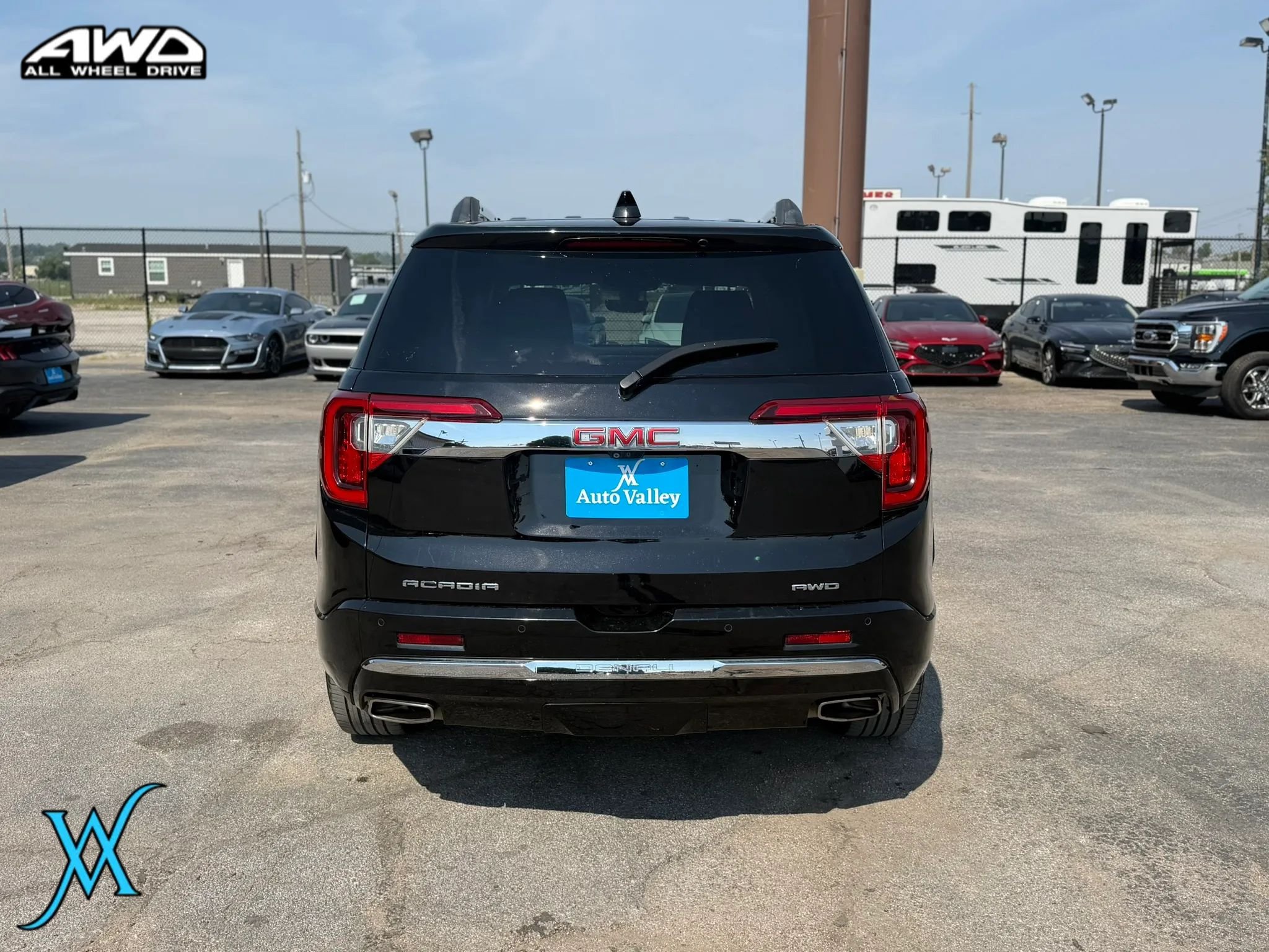 Used 2020 GMC Acadia Denali w/ Technology Package AWD/4WD image 6