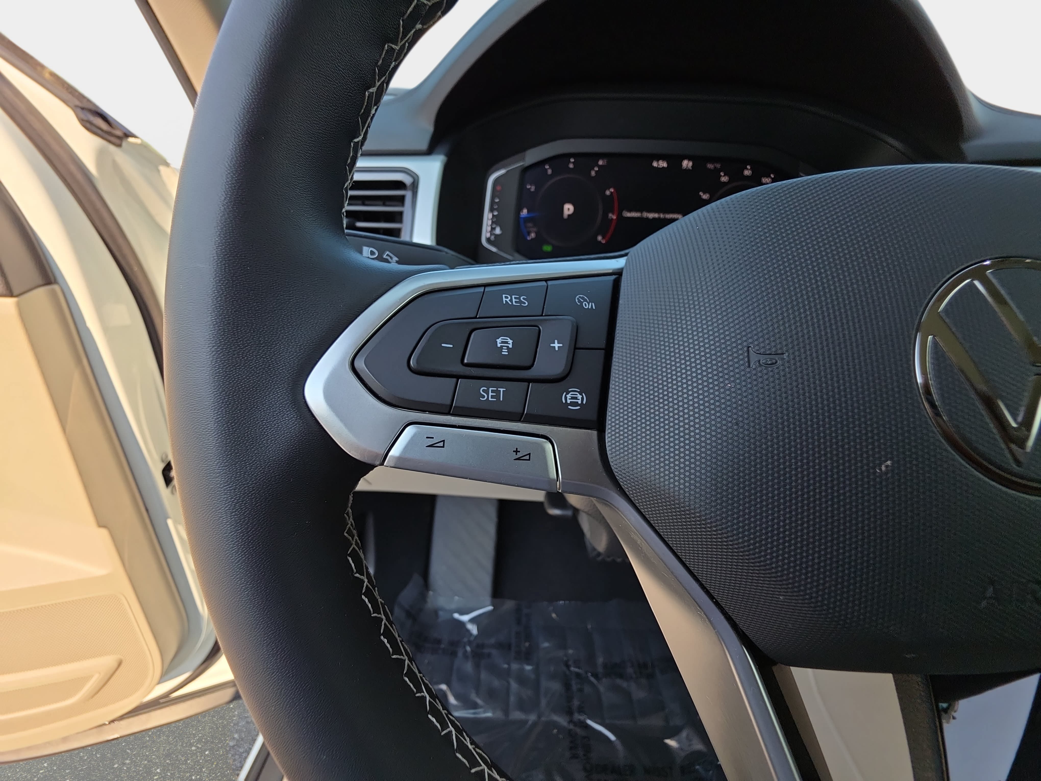 Used 2023 Volkswagen Atlas SE w/ Panoramic Sunroof Package AWD/4WD image 19