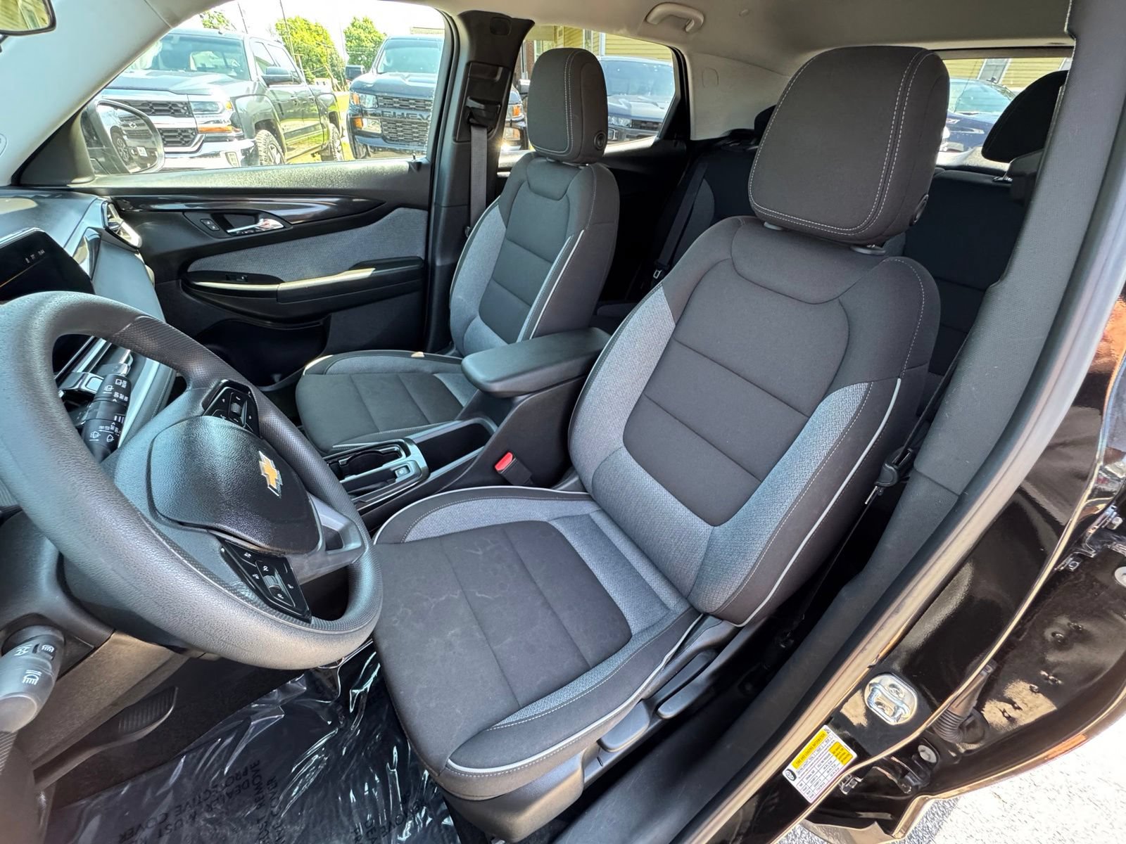 Used 2025 Chevrolet TrailBlazer LT AWD/4WD image 13