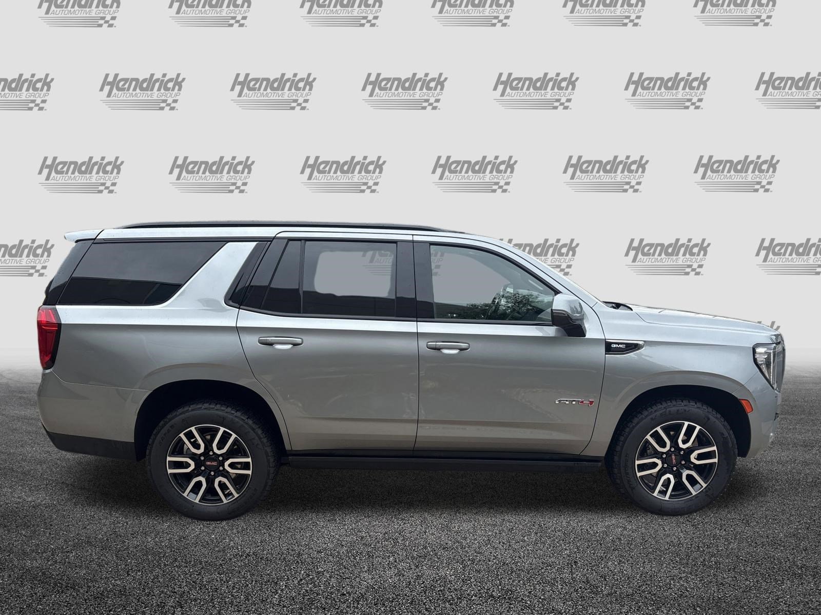 Used 2023 GMC Yukon AT4 AWD/4WD image 11