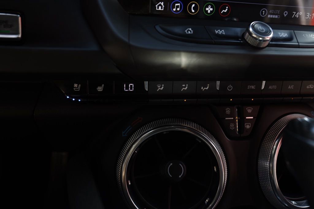 Used 2021 Chevrolet Camaro ZL1 RWD image 33