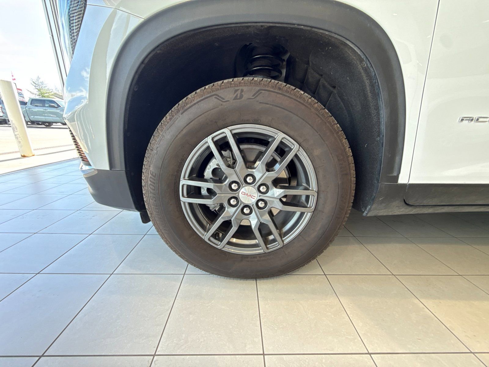 Used 2025 GMC Acadia Elevation AWD/4WD image 14