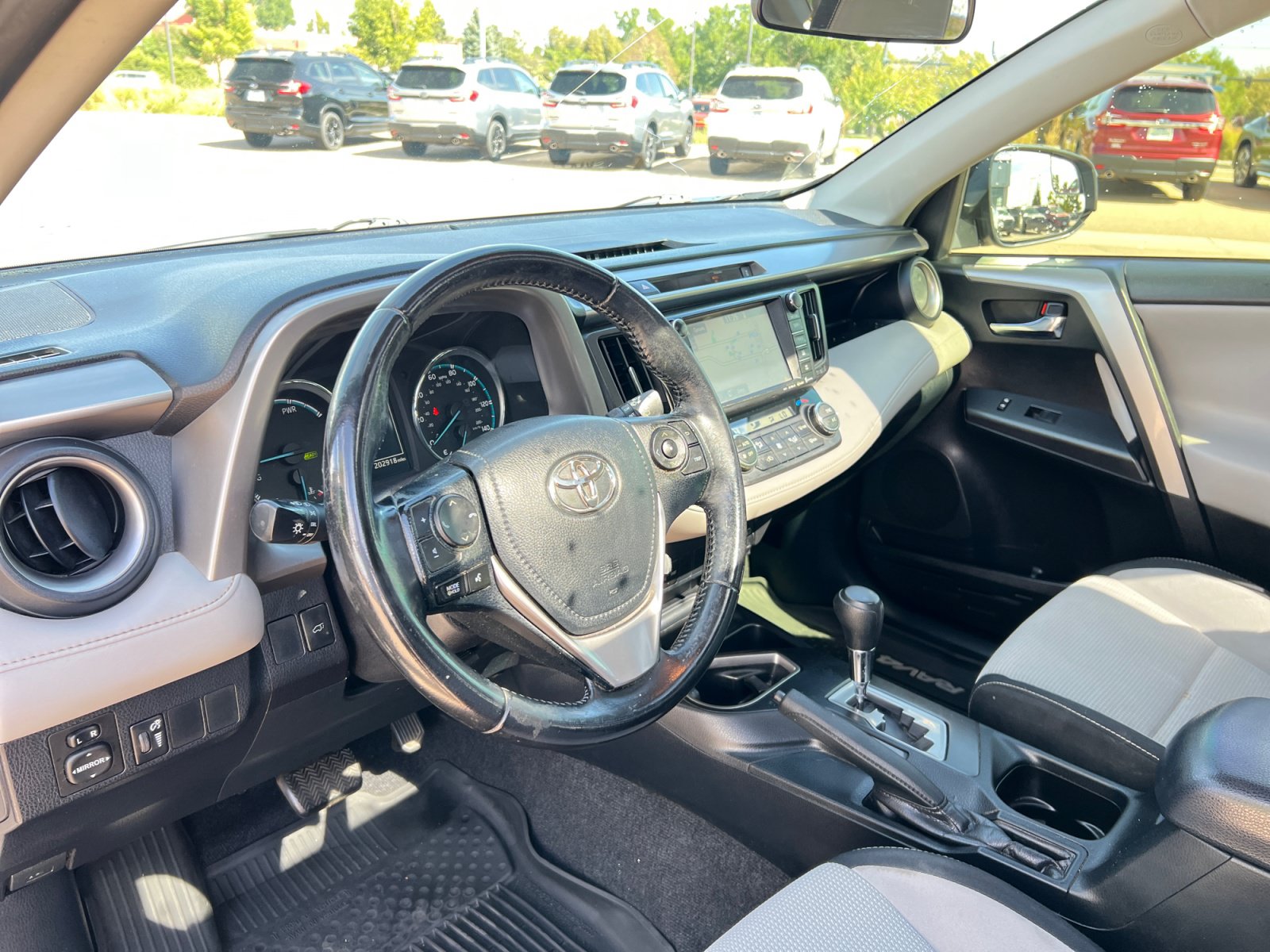 Used 2016 Toyota RAV4 XLE AWD/4WD image 13