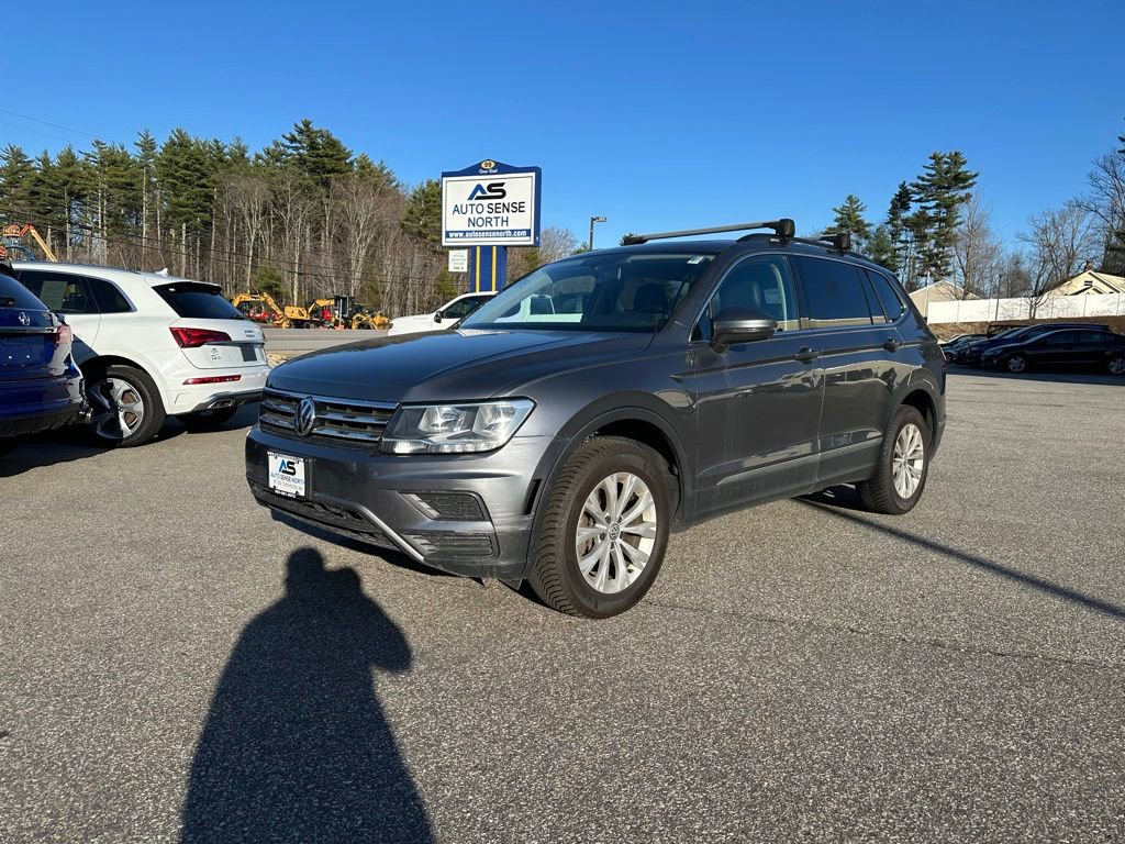 Used 2018 Volkswagen Tiguan SE w/ Panoramic Sunroof Package image 1