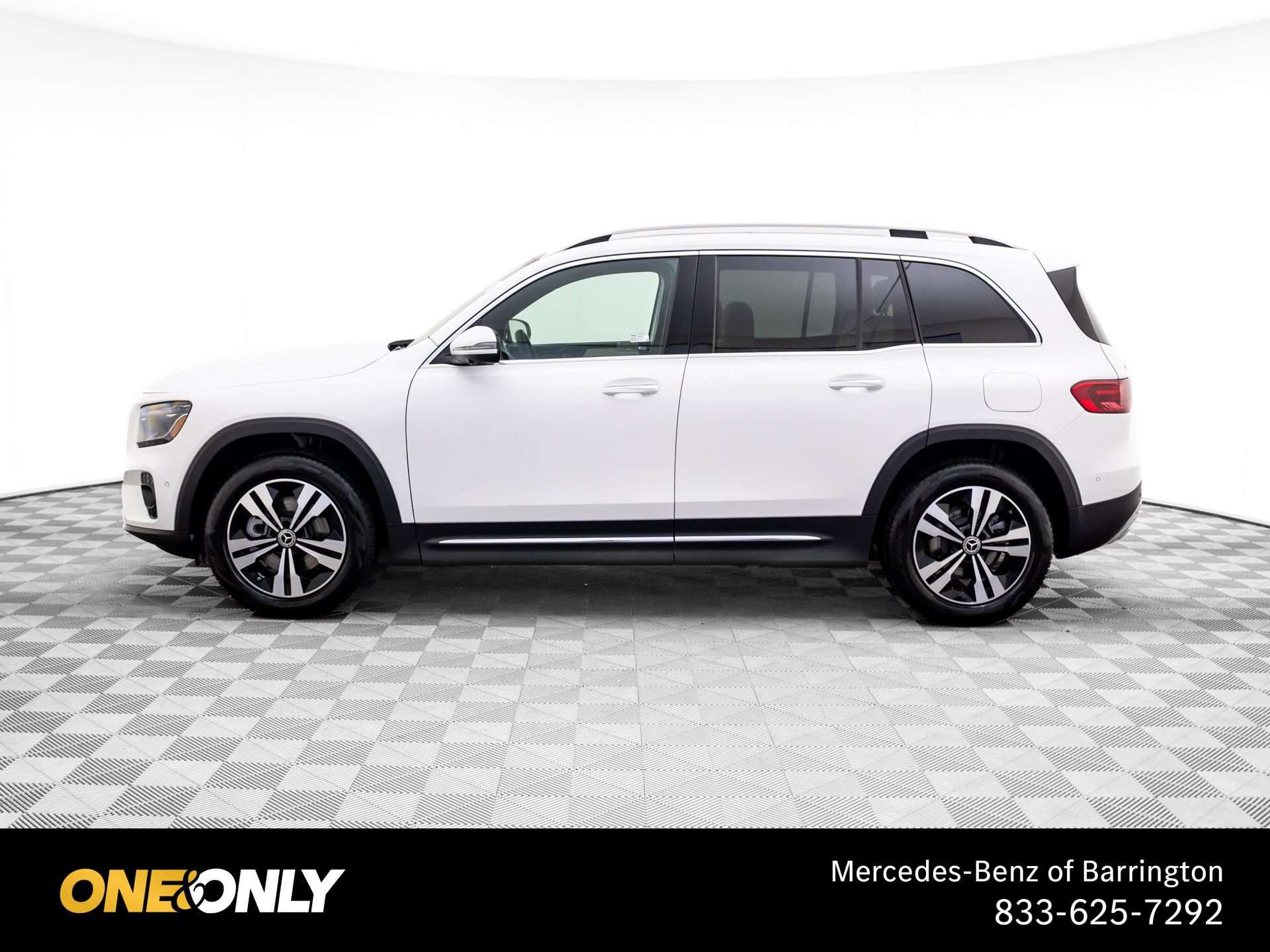 New 2026 Mercedes-Benz GLB 250 4MATIC image 2