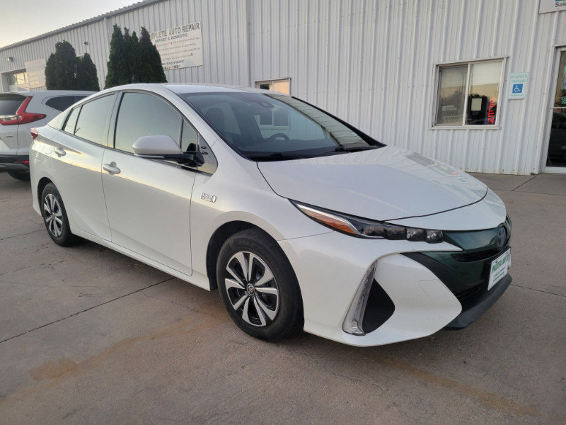 Used 2019 Toyota Prius Prime Plus FWD image 1