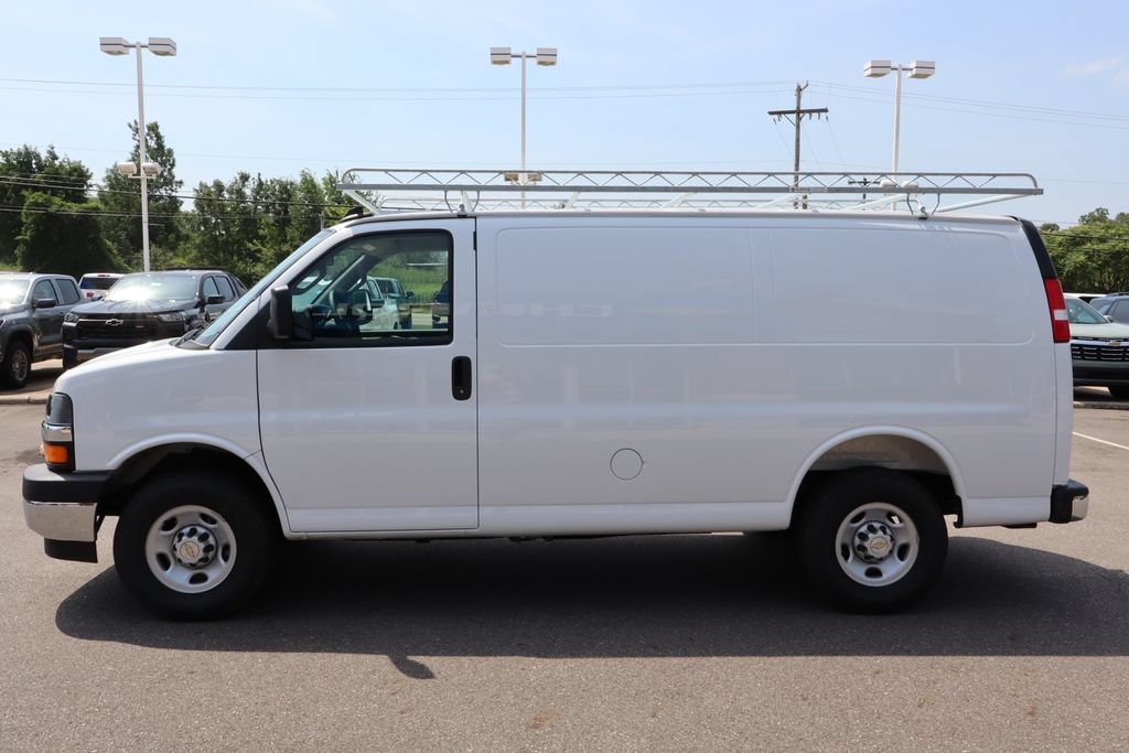 New 2025 Chevrolet Express 2500 w/ Driver Convenience Package RWD image 21
