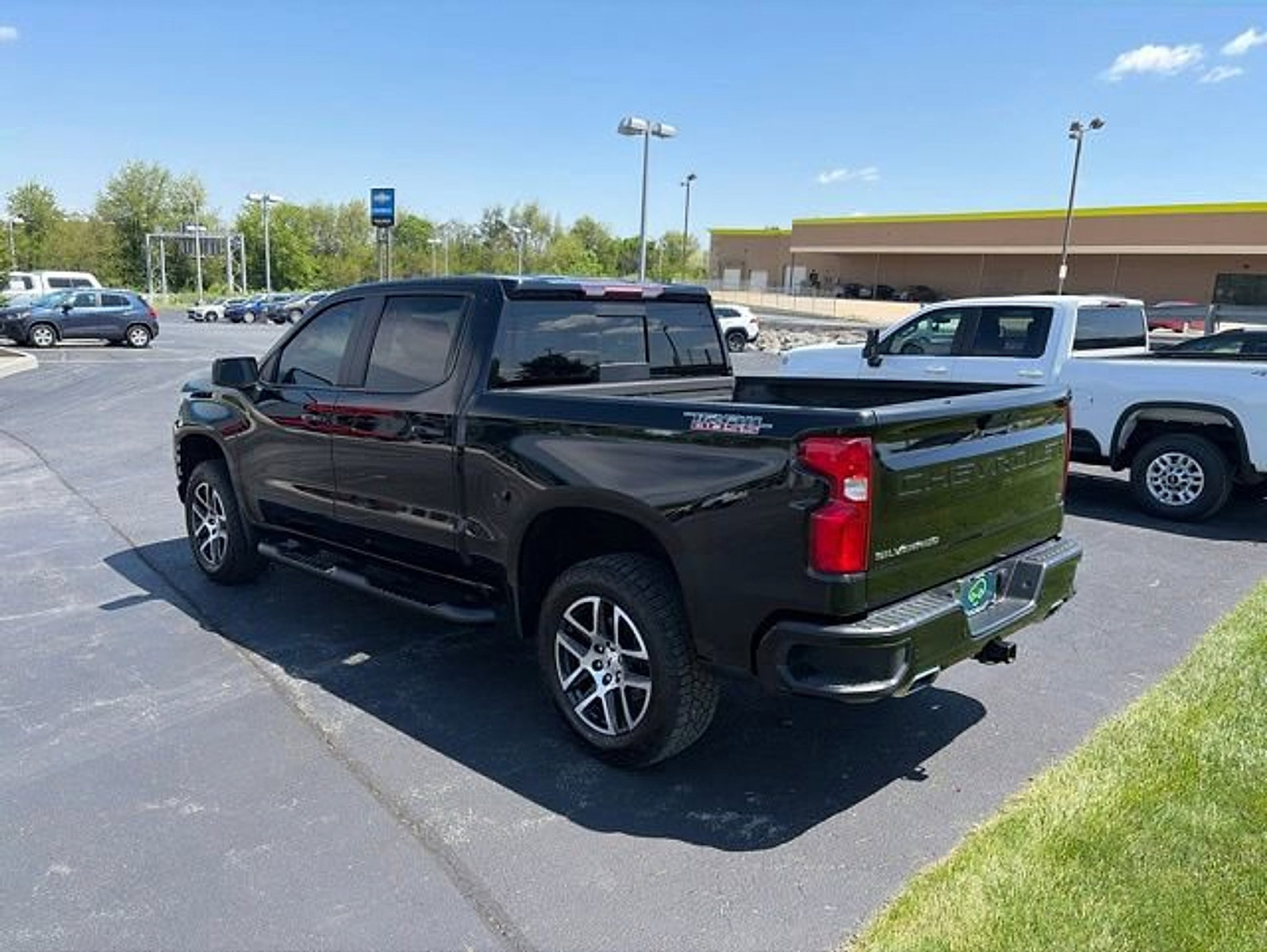 Certified 2020 Chevrolet Silverado 1500 LT Trail Boss AWD/4WD image 8