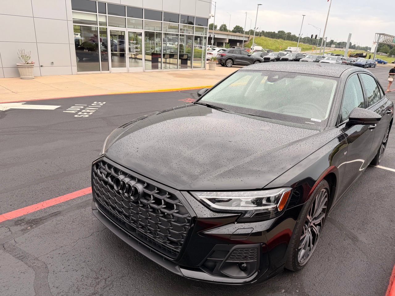 Used 2024 Audi A8 L 3.0T AWD/4WD image 2