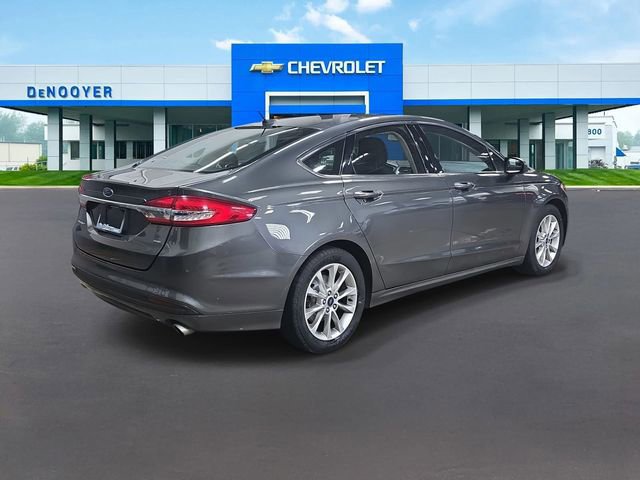Used 2017 Ford Fusion SE image 7