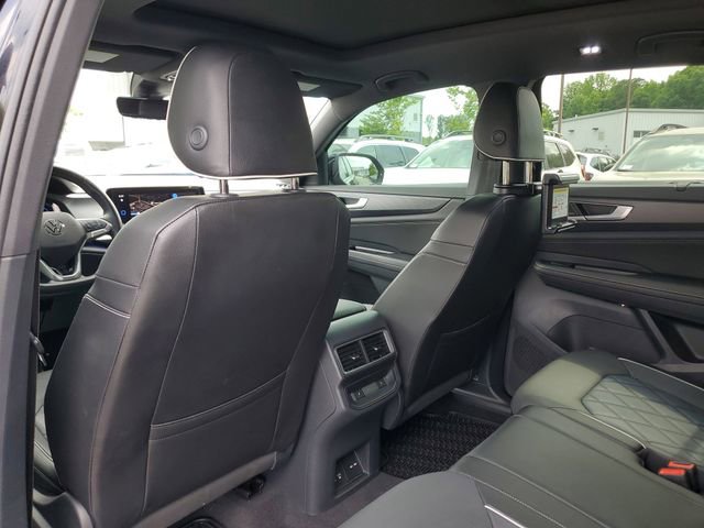 Used 2024 Volkswagen Atlas Cross Sport SEL Premium R-Line AWD/4WD image 14