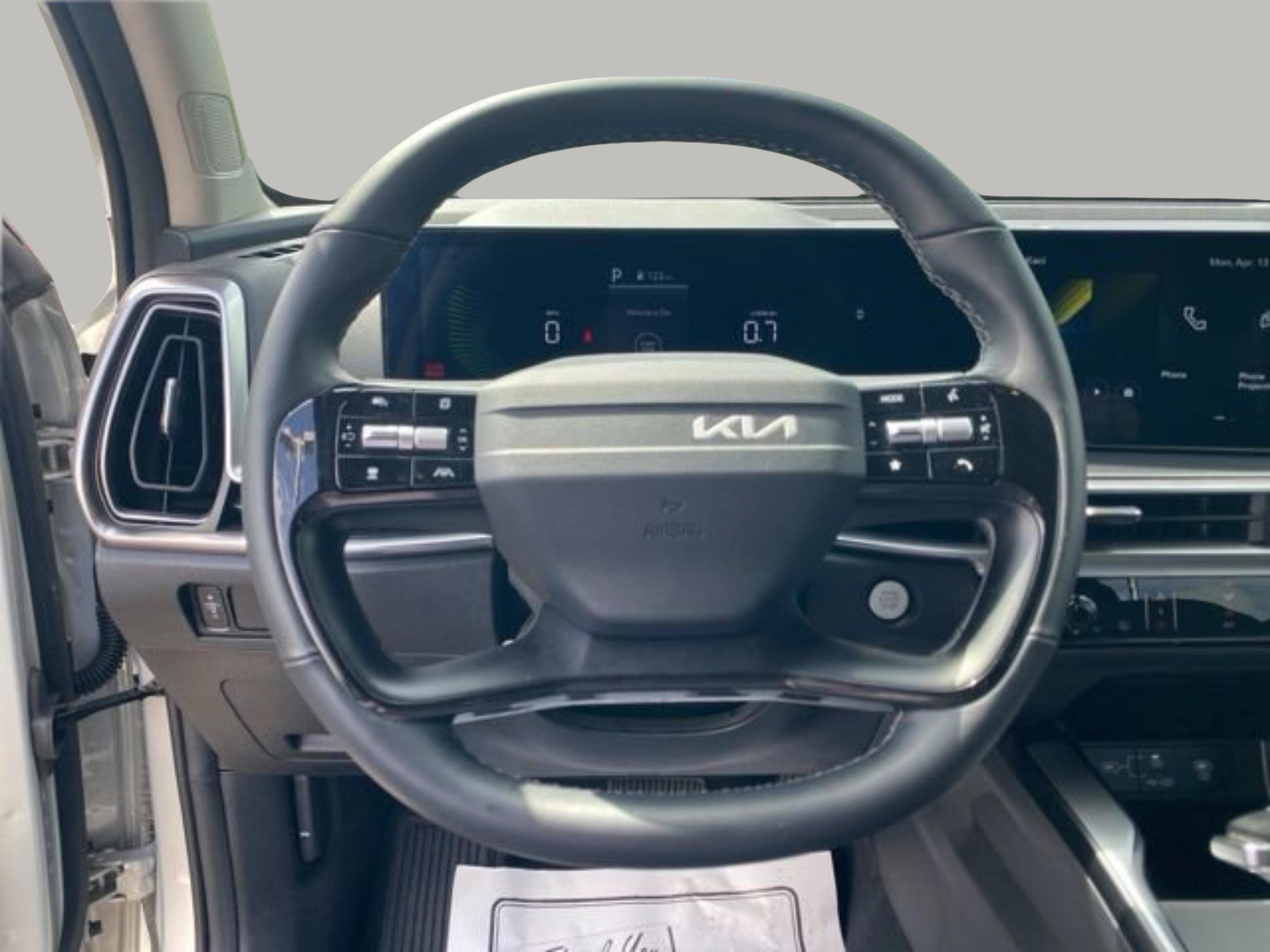 Used 2026 Kia Sorento LX FWD image 13