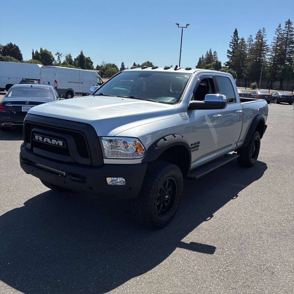 Used 2015 RAM 2500 Laramie AWD/4WD image 3
