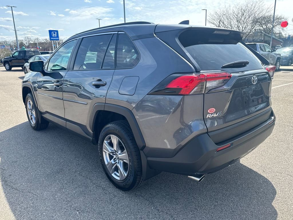 Used 2024 Toyota RAV4 XLE AWD/4WD image 5